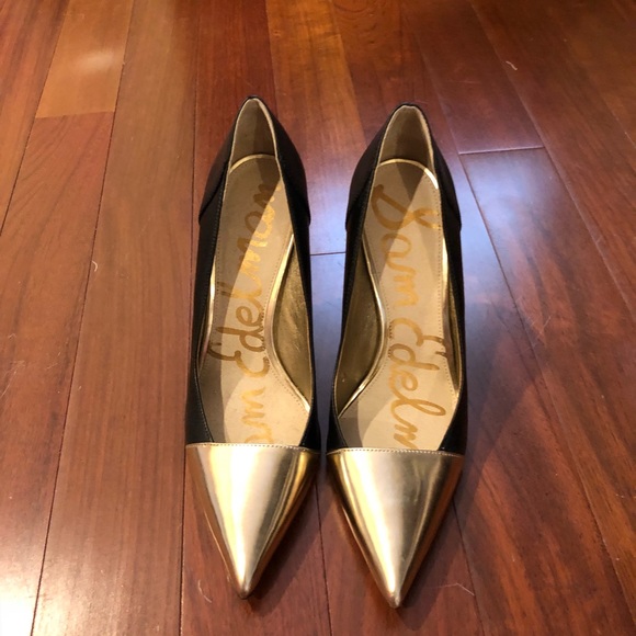 Shoes - Black and gold closed toe heels